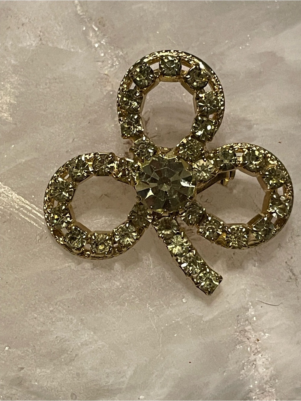 Vintage Yellow Rhinestone Clover Gold Tone Pin #8603